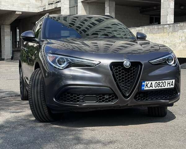 Альфа Ромео Стелвио 2017 в Киеве на Automoto.ua Серый Альфа Ромео Стелвио, объемом двигателя 2 л и пробегом 96 тыс. км за 24999 $, фото 1 на Automoto.ua