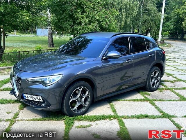 Альфа Ромео Стелвио 2017 в Харькове на Automoto.ua Серый Альфа Ромео Стелвио, объемом двигателя 2 л и пробегом 83 тыс. км за 22500 $, фото 1 на Automoto.ua