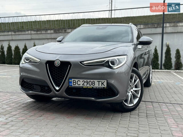 Сірий Альфа Ромео Стелвіо, об'ємом двигуна 2 л та пробігом 71 тис. км за 25500 $, фото 1 на Automoto.ua