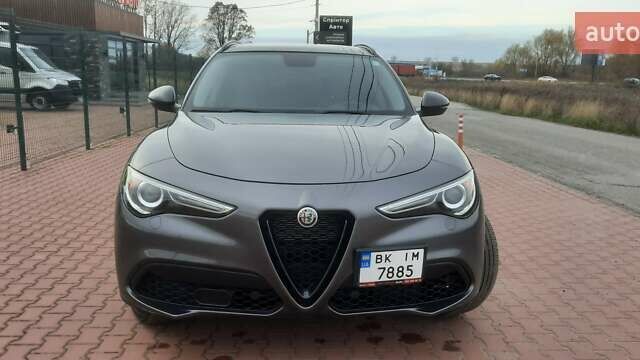 Серый Альфа Ромео Стелвио, объемом двигателя 2 л и пробегом 84 тыс. км за 17500 $, фото 1 на Automoto.ua