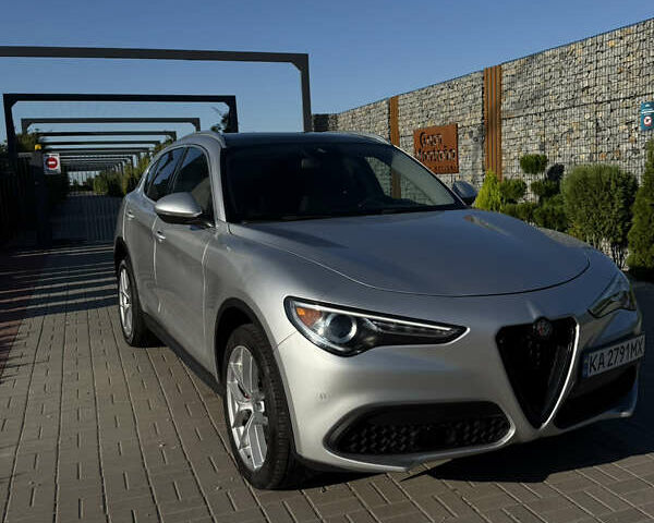 Серый Альфа Ромео Стелвио, объемом двигателя 2 л и пробегом 198 тыс. км за 17500 $, фото 1 на Automoto.ua