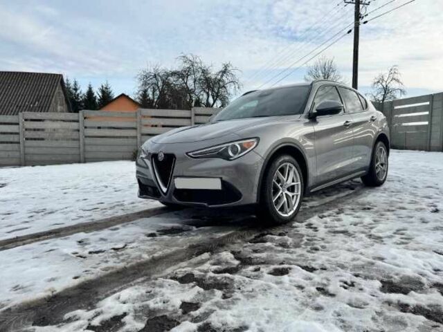 Сірий Альфа Ромео Стелвіо, об'ємом двигуна 2 л та пробігом 91 тис. км за 17999 $, фото 1 на Automoto.ua