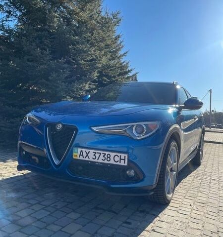 Синий Альфа Ромео Стелвио, объемом двигателя 2 л и пробегом 50 тыс. км за 24500 $, фото 1 на Automoto.ua