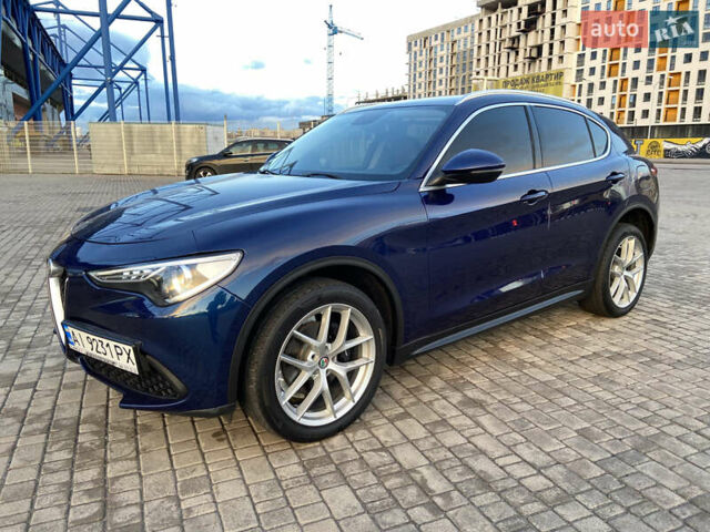 Синій Альфа Ромео Стелвіо, об'ємом двигуна 2 л та пробігом 135 тис. км за 22700 $, фото 1 на Automoto.ua