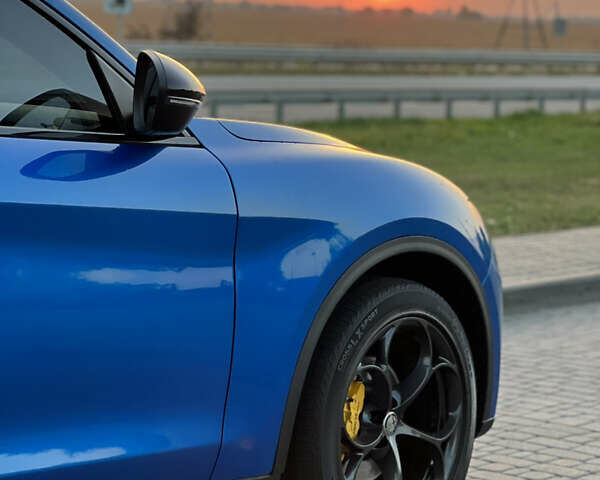 Синій Альфа Ромео Стелвіо, об'ємом двигуна 2 л та пробігом 115 тис. км за 28000 $, фото 1 на Automoto.ua