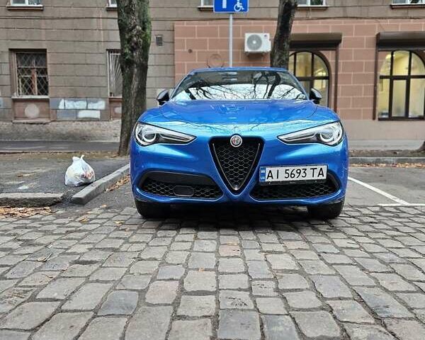 Синій Альфа Ромео Стелвіо, об'ємом двигуна 2 л та пробігом 20 тис. км за 49000 $, фото 1 на Automoto.ua