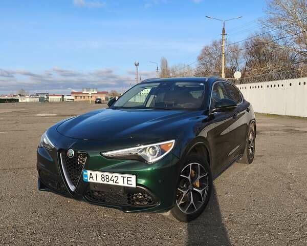 Зелений Альфа Ромео Стелвіо, об'ємом двигуна 2 л та пробігом 132 тис. км за 25500 $, фото 1 на Automoto.ua