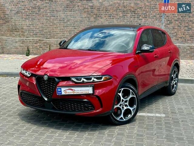Красный Альфа Ромео Tonale, объемом двигателя 1.3 л и пробегом 14 тыс. км за 31999 $, фото 1 на Automoto.ua