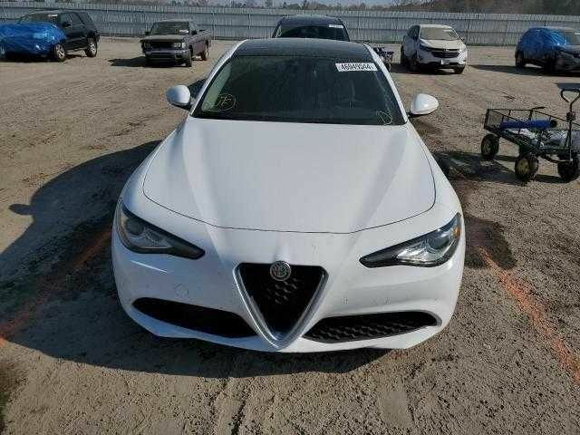 Білий Альфа Giulia, об'ємом двигуна 2 л та пробігом 56 тис. км за 4800 $, фото 1 на Automoto.ua