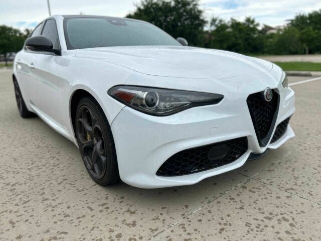 Белый Альфа Giulia, объемом двигателя 2 л и пробегом 36 тыс. км за 15000 $, фото 1 на Automoto.ua