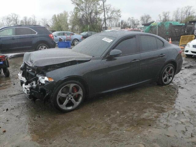 Черный Альфа Giulia, объемом двигателя 2 л и пробегом 105 тыс. км за 3850 $, фото 1 на Automoto.ua