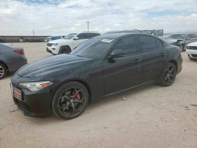 Черный Альфа Giulia, объемом двигателя 2 л и пробегом 93 тыс. км за 6900 $, фото 1 на Automoto.ua