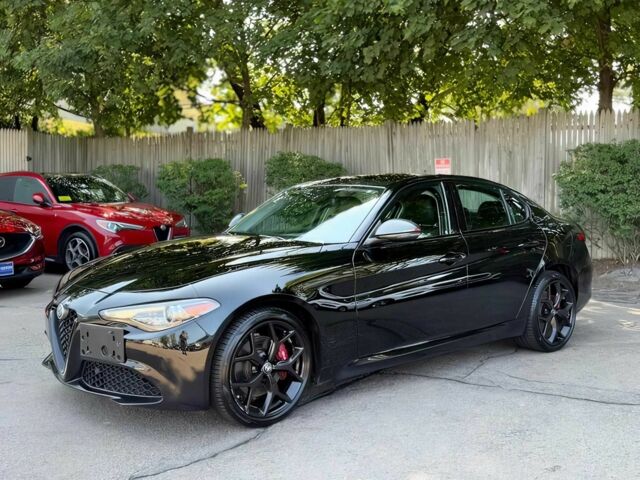 Черный Альфа Giulia, объемом двигателя 2 л и пробегом 71 тыс. км за 12000 $, фото 1 на Automoto.ua