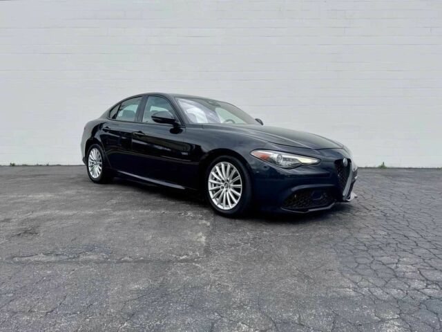 Черный Альфа Giulia, объемом двигателя 2 л и пробегом 23 тыс. км за 13000 $, фото 1 на Automoto.ua