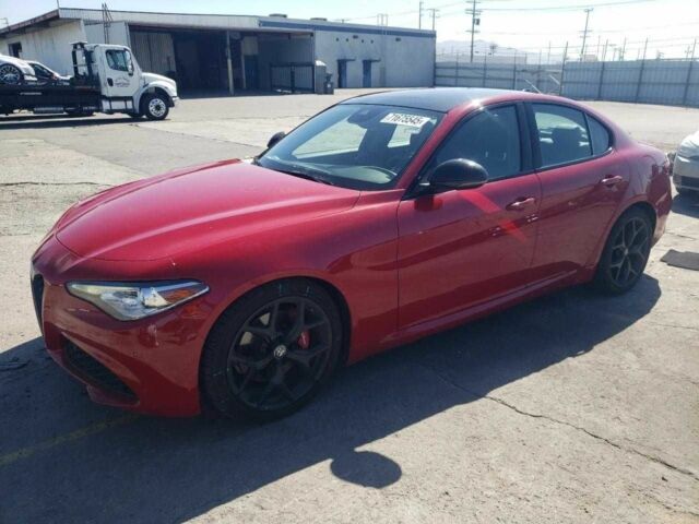 Красный Альфа Giulia, объемом двигателя 2 л и пробегом 49 тыс. км за 6700 $, фото 1 на Automoto.ua