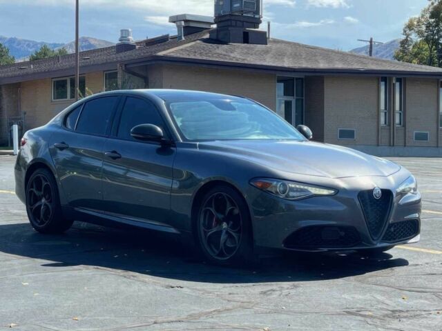 Серый Альфа Giulia, объемом двигателя 2 л и пробегом 44 тыс. км за 14500 $, фото 1 на Automoto.ua