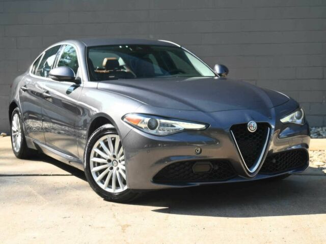 Серый Альфа Giulia, объемом двигателя 2 л и пробегом 22 тыс. км за 12300 $, фото 1 на Automoto.ua