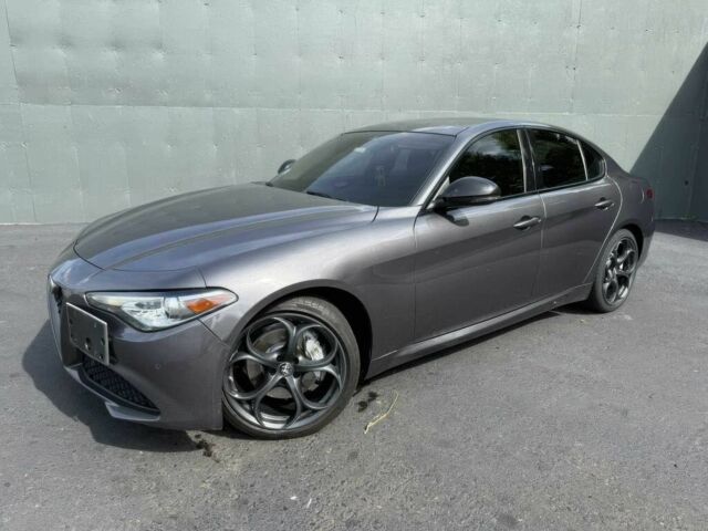 Серый Альфа Giulia, объемом двигателя 2 л и пробегом 28 тыс. км за 4000 $, фото 1 на Automoto.ua