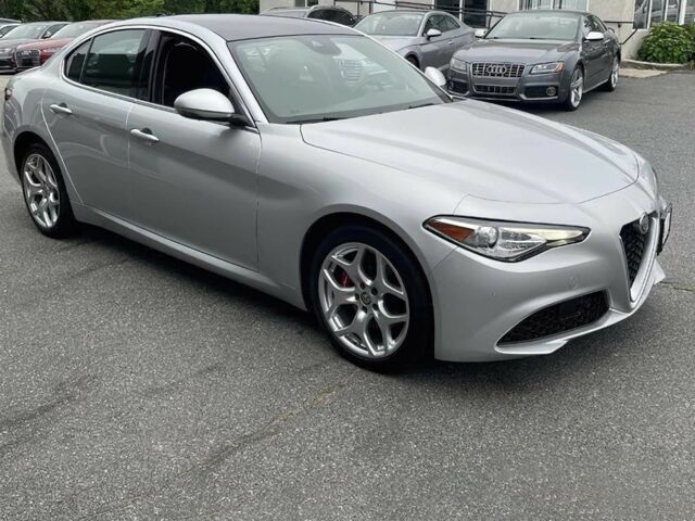 Сірий Альфа Giulia, об'ємом двигуна 2 л та пробігом 26 тис. км за 15700 $, фото 1 на Automoto.ua