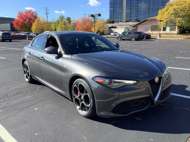 Серый Альфа Giulia, объемом двигателя 2 л и пробегом 17 тыс. км за 6400 $, фото 1 на Automoto.ua