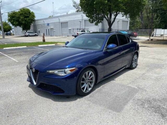 Синий Альфа Giulia, объемом двигателя 2 л и пробегом 48 тыс. км за 4800 $, фото 1 на Automoto.ua