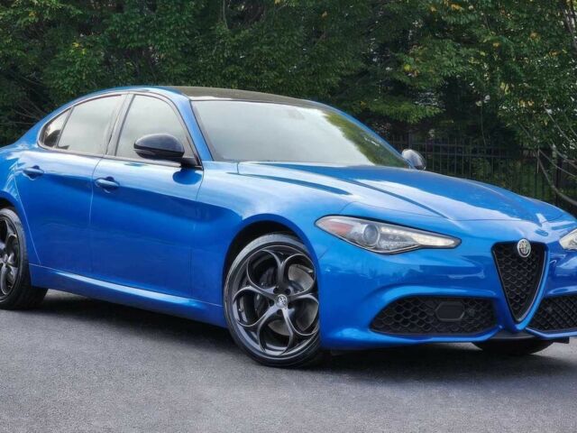 Синий Альфа Giulia, объемом двигателя 2 л и пробегом 39 тыс. км за 16500 $, фото 1 на Automoto.ua