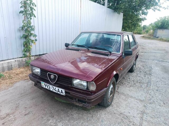 Красный Альфа Giulietta, объемом двигателя 2 л и пробегом 333 тыс. км за 950 $, фото 1 на Automoto.ua