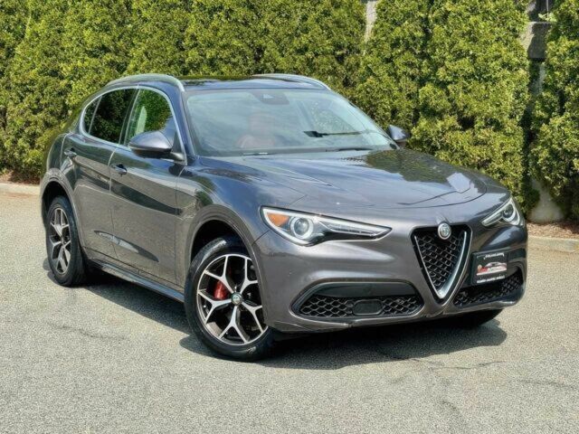 Сірий Альфа stelvio, об'ємом двигуна 2 л та пробігом 39 тис. км за 12200 $, фото 1 на Automoto.ua