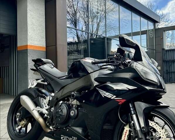 Черный Априлия RSV4, объемом двигателя 0 л и пробегом 31 тыс. км за 8900 $, фото 1 на Automoto.ua