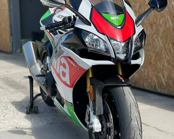 Априлія RSV4, об'ємом двигуна 1 л та пробігом 29 тис. км за 17000 $, фото 1 на Automoto.ua