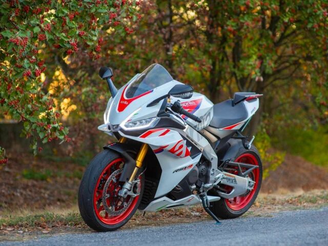 Априлия RSV4, объемом двигателя 1.1 л и пробегом 0 тыс. км за 25000 $, фото 1 на Automoto.ua