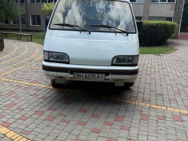 Белый Азия Топик, объемом двигателя 2.7 л и пробегом 350 тыс. км за 1700 $, фото 1 на Automoto.ua