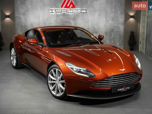 Помаранчевий Астон Мартін DB11, об'ємом двигуна 5.2 л та пробігом 10 тис. км за 125000 $, фото 1 на Automoto.ua