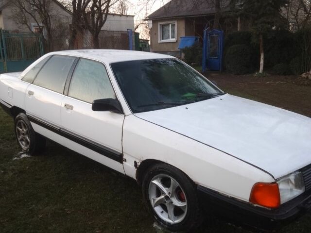 Білий Ауді 100, об'ємом двигуна 2 л та пробігом 495 тис. км за 600 $, фото 1 на Automoto.ua