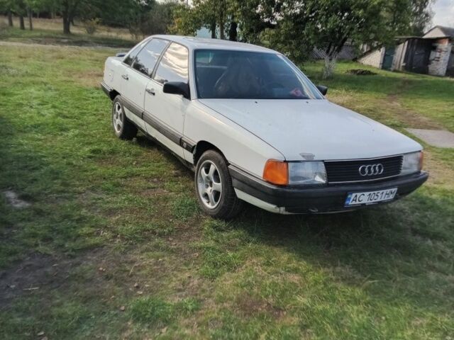 Ауди 100 1983 в Ковель на Automoto.ua Белый Ауди 100, объемом двигателя 1.8 л и пробегом 300 тыс. км за 1300 $, фото 1 на Automoto.ua