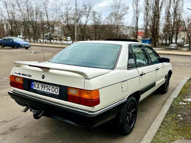 Білий Ауді 100, об'ємом двигуна 2.1 л та пробігом 300 тис. км за 700 $, фото 1 на Automoto.ua