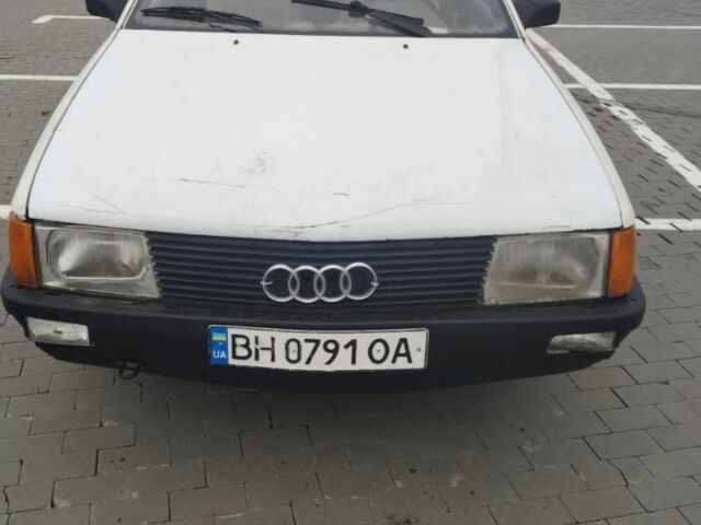 Белый Ауди 100, объемом двигателя 2 л и пробегом 200 тыс. км за 1000 $, фото 1 на Automoto.ua