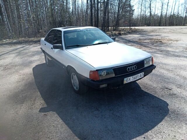 Білий Ауді 100, об'ємом двигуна 2 л та пробігом 400 тис. км за 1300 $, фото 1 на Automoto.ua