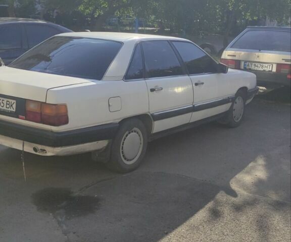 Білий Ауді 100, об'ємом двигуна 2.2 л та пробігом 350 тис. км за 900 $, фото 1 на Automoto.ua