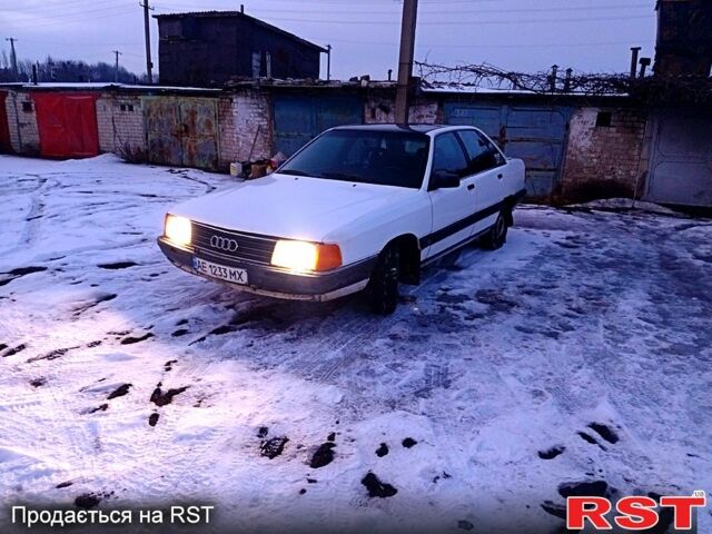 Белый Ауди 100, объемом двигателя 1.8 л и пробегом 0 тыс. км за 910 $, фото 1 на Automoto.ua