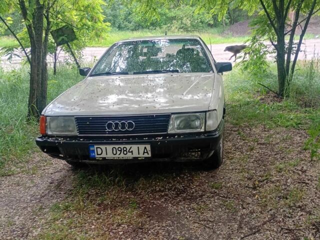 Білий Ауді 100, об'ємом двигуна 1.8 л та пробігом 370 тис. км за 1100 $, фото 1 на Automoto.ua