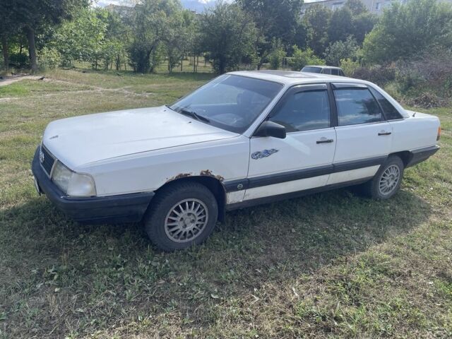 Белый Ауди 100, объемом двигателя 1.8 л и пробегом 1 тыс. км за 1301 $, фото 1 на Automoto.ua