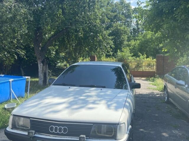 Белый Ауди 100, объемом двигателя 2.2 л и пробегом 405 тыс. км за 2700 $, фото 1 на Automoto.ua