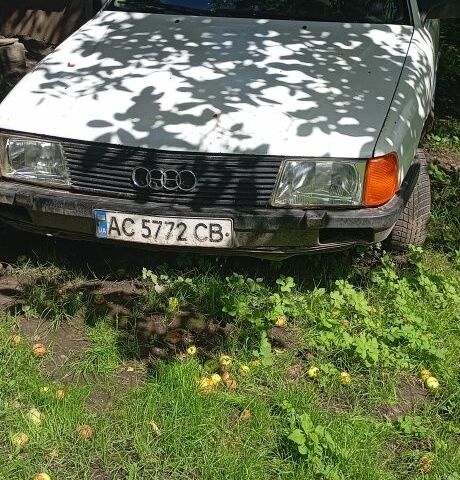 Білий Ауді 100, об'ємом двигуна 2 л та пробігом 150 тис. км за 666 $, фото 1 на Automoto.ua