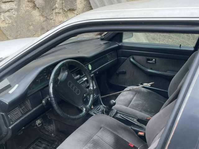 Белый Ауди 100, объемом двигателя 2 л и пробегом 290 тыс. км за 450 $, фото 1 на Automoto.ua