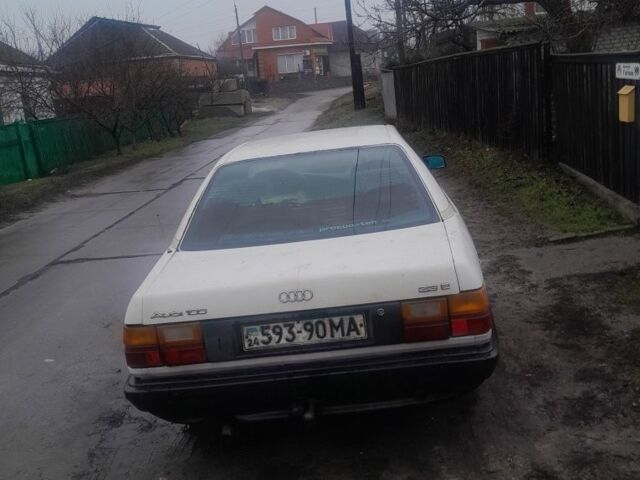 Белый Ауди 100, объемом двигателя 2 л и пробегом 136 тыс. км за 1100 $, фото 1 на Automoto.ua
