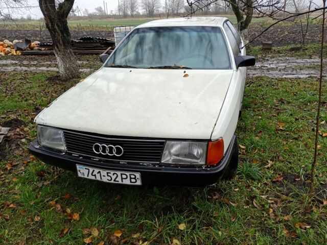 Белый Ауди 100, объемом двигателя 0 л и пробегом 999 тыс. км за 550 $, фото 1 на Automoto.ua