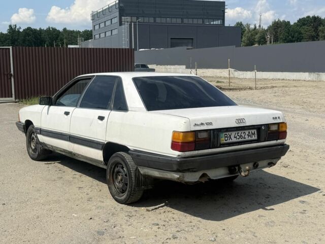 Белый Ауди 100, объемом двигателя 0 л и пробегом 400 тыс. км за 702 $, фото 1 на Automoto.ua