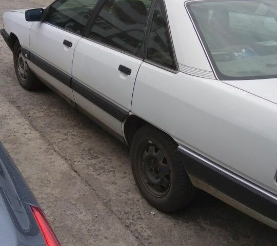 Белый Ауди 100, объемом двигателя 2 л и пробегом 600 тыс. км за 1200 $, фото 1 на Automoto.ua