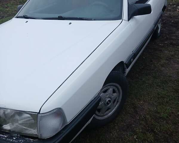 Белый Ауди 100, объемом двигателя 0 л и пробегом 200 тыс. км за 1350 $, фото 1 на Automoto.ua